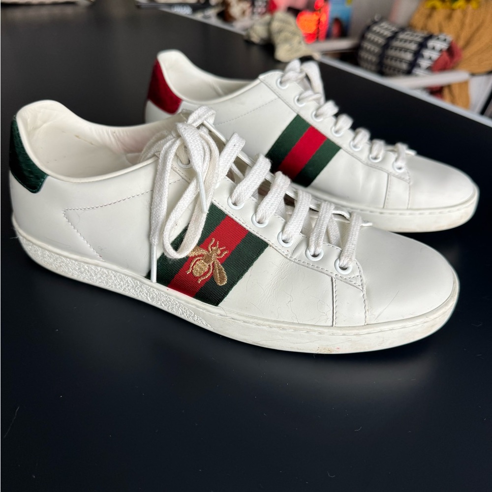 Gucci White Leather Sneakers with Red and Green Accents